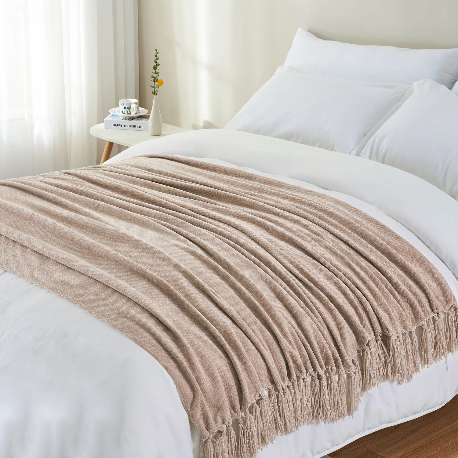 Cozy Up Your Home with Our Luxurious Boho Farmhouse Chenille Throw Blanket in Soft Taupe – Perfect for Sofa, Bed, or Chair!