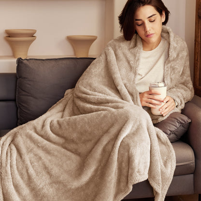 Cuddle Up in Luxury: Extra Soft Camel Plush Fuzzy Fleece Throw Blanket (50" x 70") - Perfect for Cozy Nights and Stylish Decor
