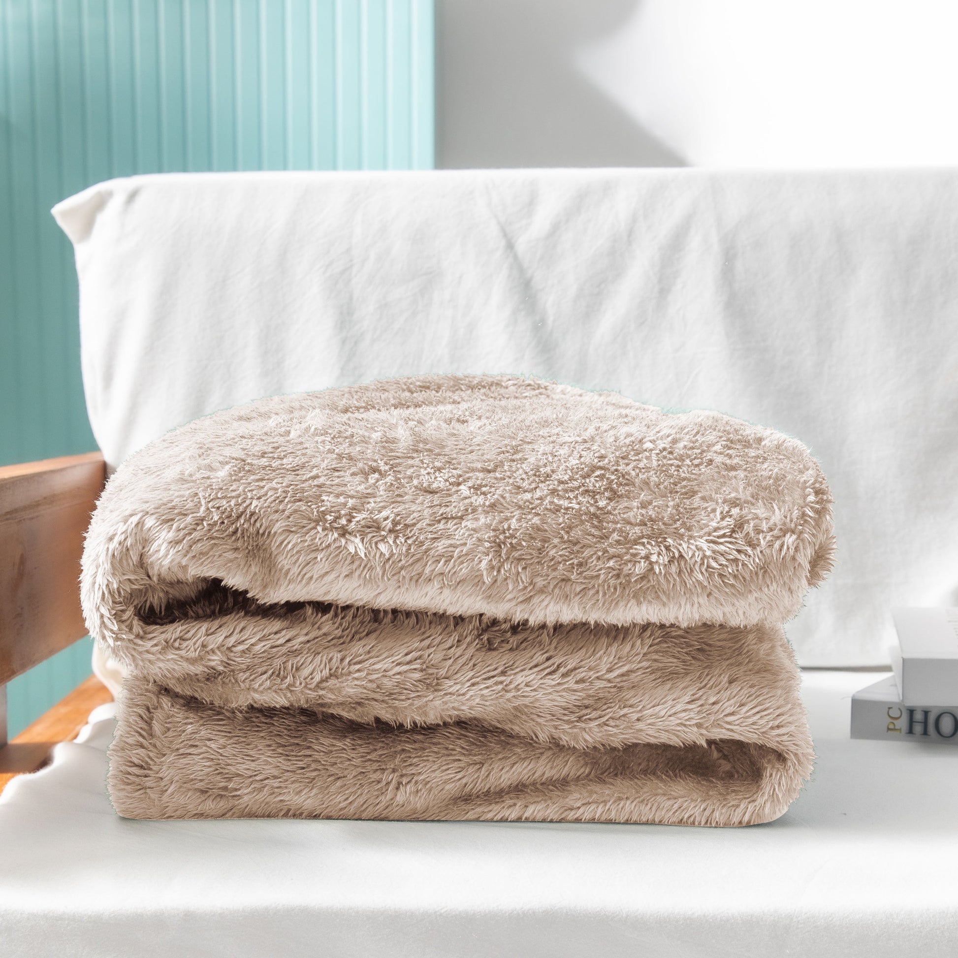 Cuddle Up in Luxury: Extra Soft Camel Plush Fuzzy Fleece Throw Blanket (50" x 70") - Perfect for Cozy Nights and Stylish Decor